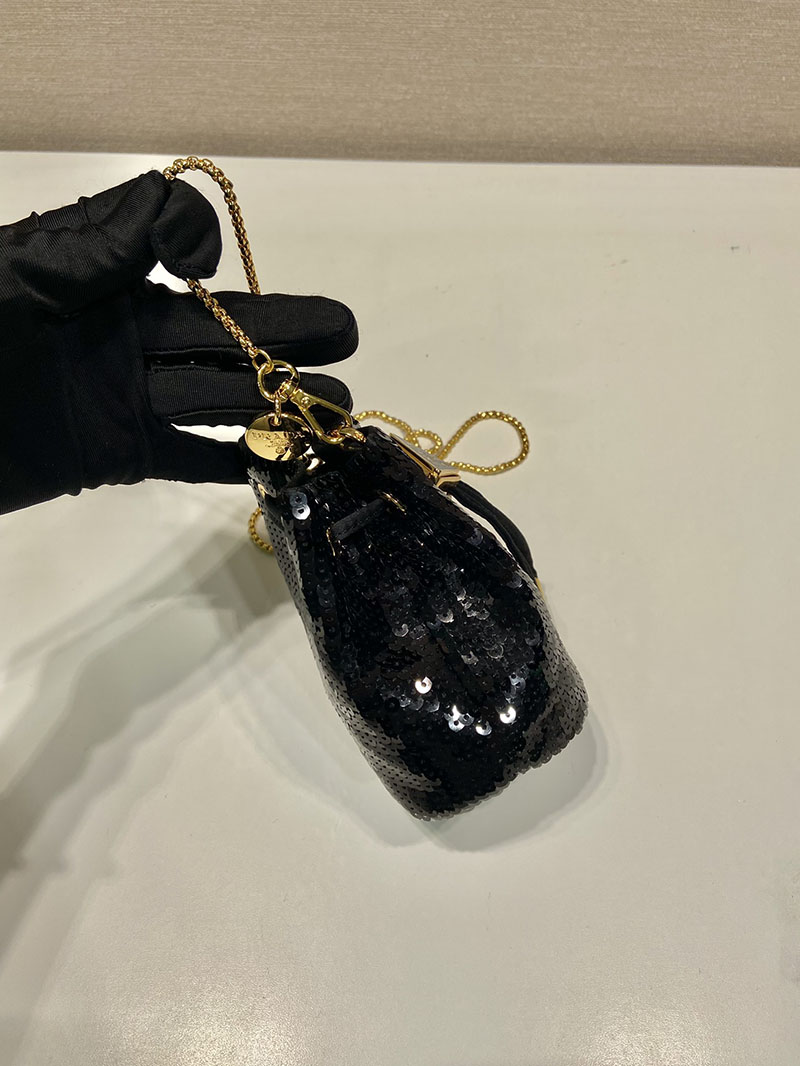 プラダ アウトレット PRADA Re-Edition 1978 Re-Nylon ミニバッグ 1NR016_959_F0002 ブラック H品 プラダ 巾着バッグ アウトレット - 画像 (4)