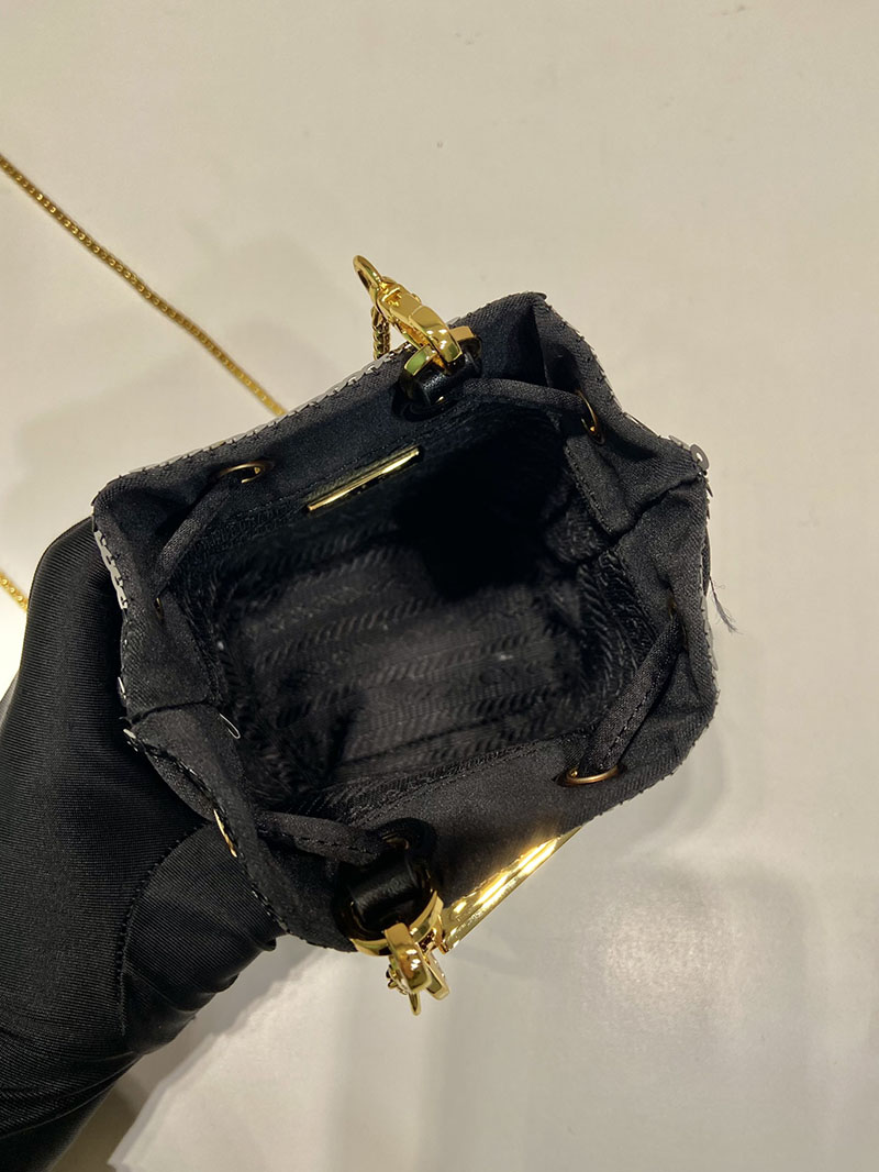 プラダ アウトレット PRADA Re-Edition 1978 Re-Nylon ミニバッグ 1NR016_959_F0002 ブラック H品 プラダ 巾着バッグ アウトレット - 画像 (3)