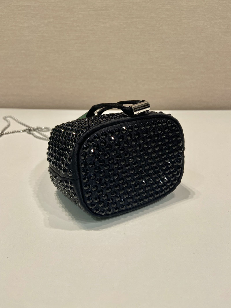 プラダ アウトレット PRADA Re-Edition 1978 Re-Nylon ミニバッグ 1NR016_2AWL_F0002_V_OOO ブラック H品 プラダ 巾着バッグ アウトレット - 画像 (5)