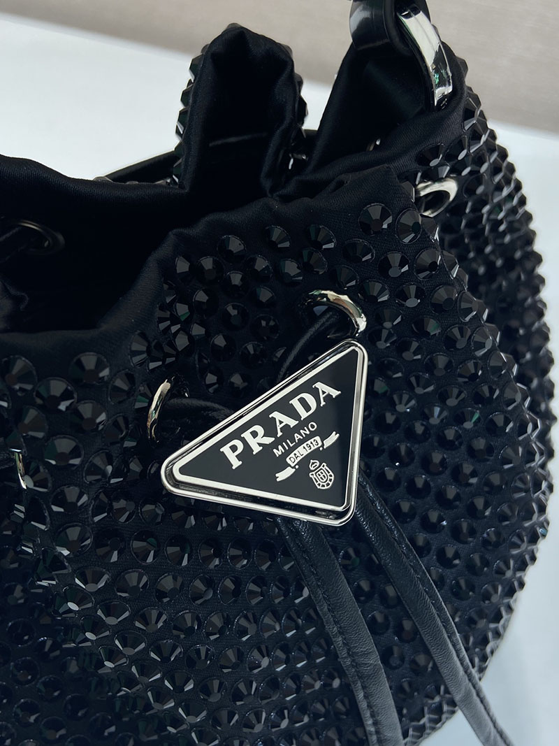 プラダ アウトレット PRADA クリスタル サテン ミニバッグ 1BE067_2AWL_F0002_V_OOO ブラック H品 プラダ バケツ型バッグ - 画像 (4)