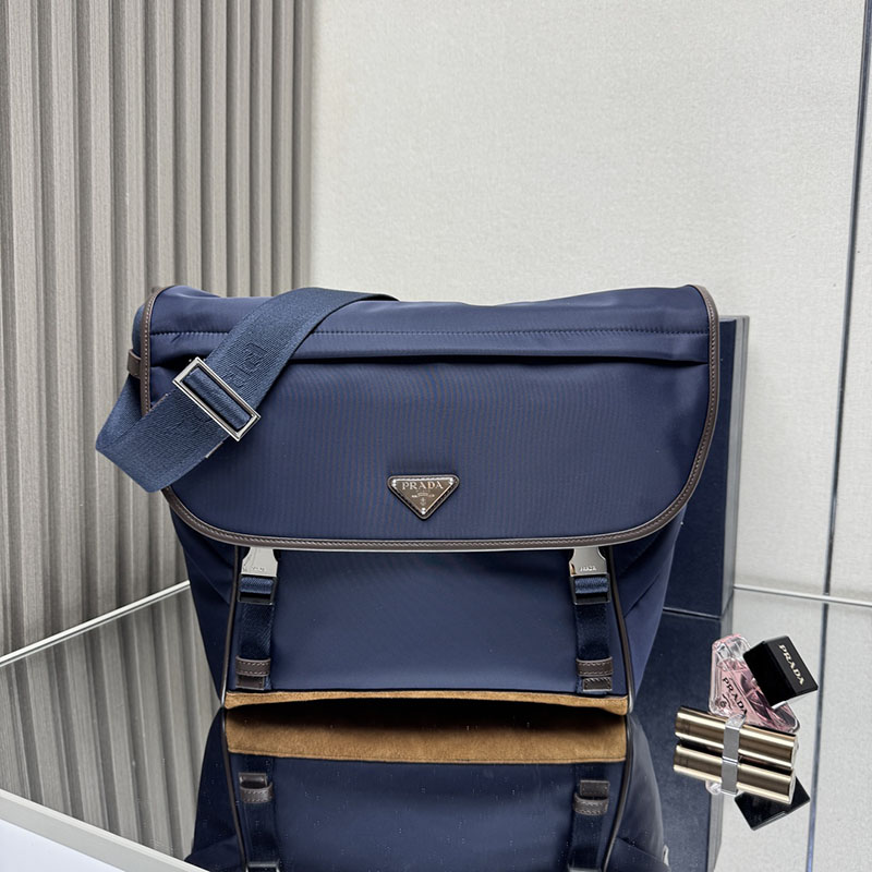 プラダ ショルダーバッグ メンズ