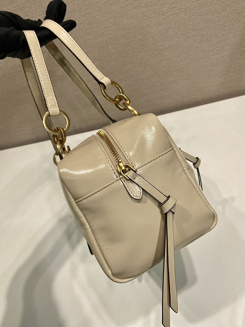 プラダ アウトレット PRADA ダングル ミディアム レザー トップハンドルバッグ 1BB138_2CYR_F0236_V_OOO ベージュ H品 プラダレディースバッグ - 画像 (5)