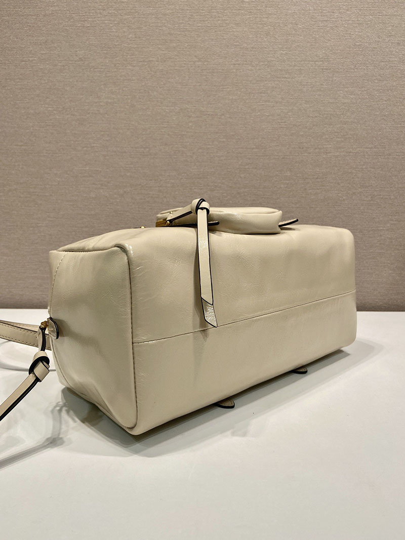 プラダ アウトレット PRADA ダングル ミディアム レザー トップハンドルバッグ 1BB138_2CYR_F0236_V_OOO ベージュ H品 プラダレディースバッグ - 画像 (4)