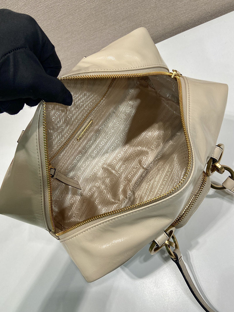 プラダ アウトレット PRADA ダングル ミディアム レザー トップハンドルバッグ 1BB138_2CYR_F0236_V_OOO ベージュ H品 プラダレディースバッグ - 画像 (3)