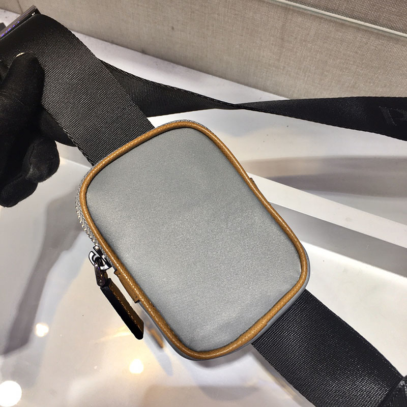 プラダ アウトレット PRADA Re-Nylon xサフィアーノレザー ショルダーバッグ 2VD768 ブラック H品 プラダ ショルダーバッグ メンズ 人気 - 画像 (4)