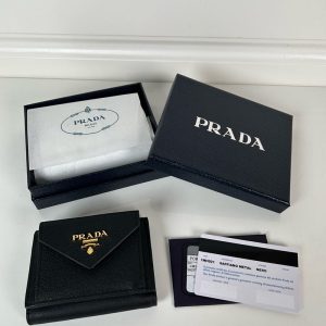 プラダ 財布 アウトレット