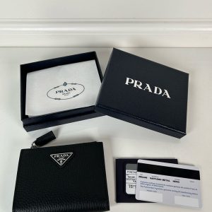 プラダ 財布 アウトレット 値段