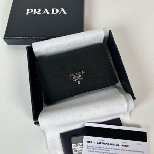 プラダ 財布 二つ折り アウトレット