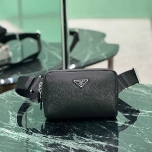 プラダ ボディバッグ 人気