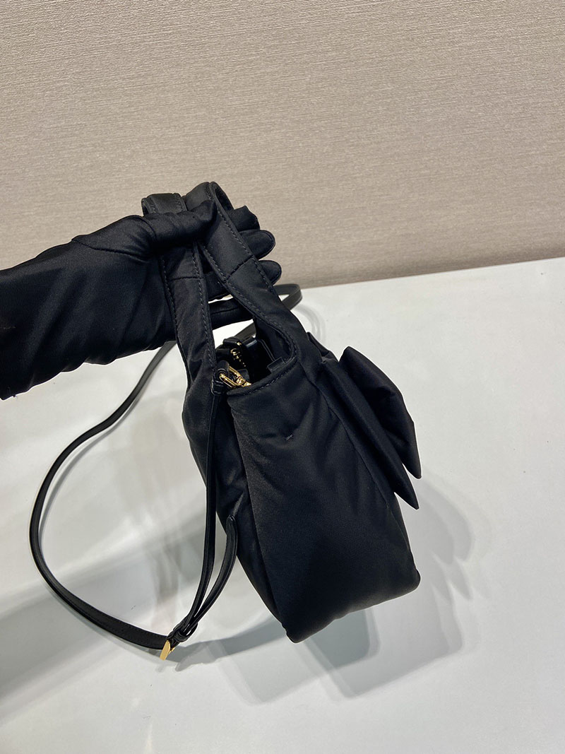 プラダ アウトレット PRADA リボン付 パデッドRe-Nylon ミニバッグ 1BA359_RP0C_F0002_V_OXO ブラック H品 プラダ ナイロン ミニショルダー - 画像 (6)