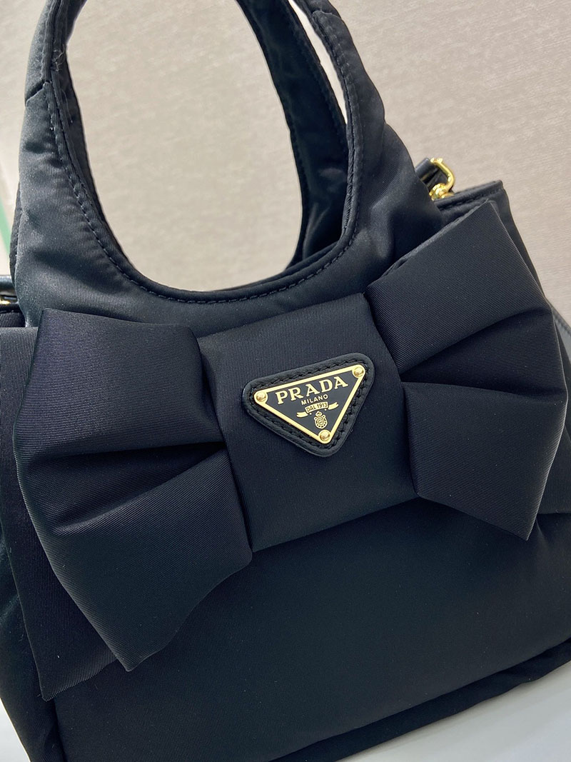 プラダ アウトレット PRADA リボン付 パデッドRe-Nylon ミニバッグ 1BA359_RP0C_F0002_V_OXO ブラック H品 プラダ ナイロン ミニショルダー - 画像 (4)