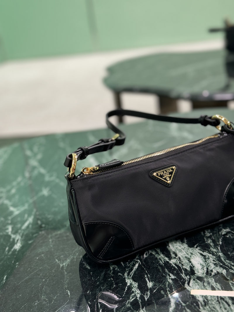 プラダ アウトレット PRADA Re-Edition 2002 ナイロン ショルダーバッグ 1BC201_R789_F0002 ブラック H品 プラダ プラダ 化粧ポーチ 人気 - 画像 (8)