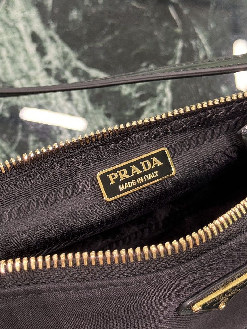 プラダ アウトレット PRADA Re-Edition 2002 ナイロン ショルダーバッグ 1BC201_R789_F0002 ブラック H品 プラダ プラダ 化粧ポーチ 人気 - 画像 (2)