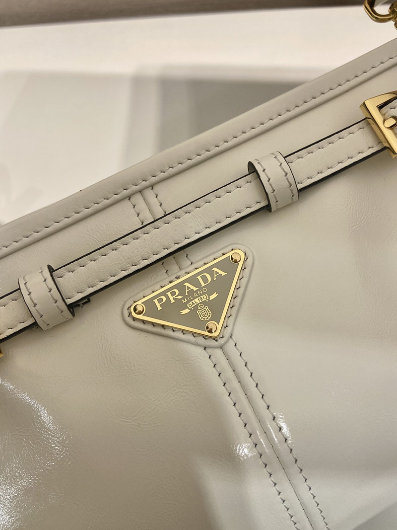 プラダ アウトレット PRADA ボニー スモール ソフトルックスレザー 1BH215_2CYR_F0009_V_OOO ホワイト H品 プラダ ショルダーバッグ 人気 - 画像 (4)