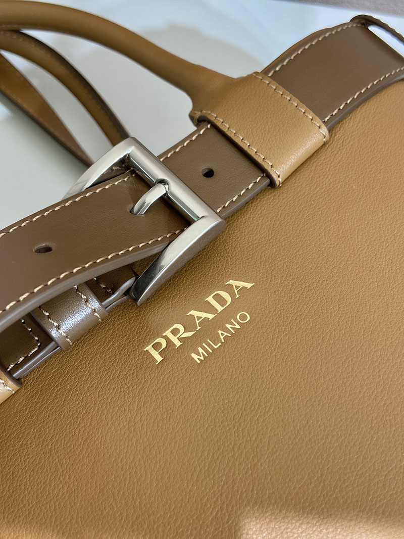 プラダ アウトレット PRADA ベルト付 プラダ バックル ラージ レザー ハンドバッグ 1BA416_2CY9_F03BH_V_DBO キャメル H品 プラダ ショルダーバッグ 人気 - 画像 (4)