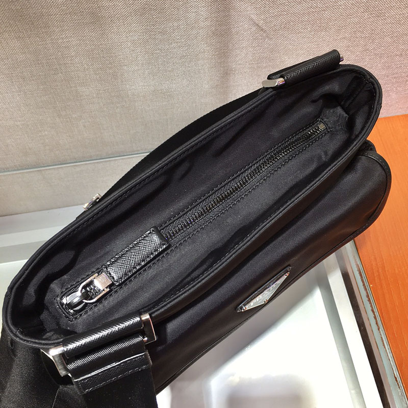 プラダ アウトレット PRADA ナイロン トライアングル ロゴ クロスボディー ポーチ付き 2VH110_064_F0002 ブラック H品 プラダ ナイロンバッグ アウトレット - 画像 (4)