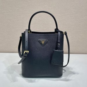 プラダ ショルダーバッグ 人気