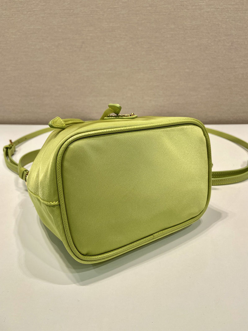 プラダ アウトレット PRADA Re-Edition 1978 Re-Nylon ミニバッグ 1BE067_RV44_F0394_V_WOP ライトグリーン H品 プラダ ミニバッグ レザー - 画像 (5)