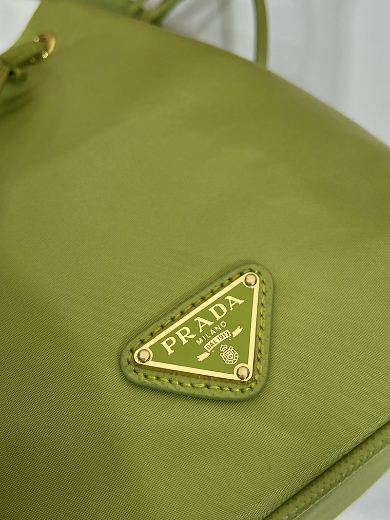 プラダ アウトレット PRADA Re-Edition 1978 Re-Nylon ミニバッグ 1BE067_RV44_F0394_V_WOP ライトグリーン H品 プラダ ミニバッグ レザー - 画像 (4)