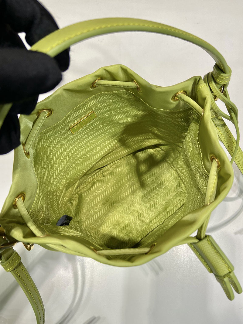 プラダ アウトレット PRADA Re-Edition 1978 Re-Nylon ミニバッグ 1BE067_RV44_F0394_V_WOP ライトグリーン H品 プラダ ミニバッグ レザー - 画像 (3)