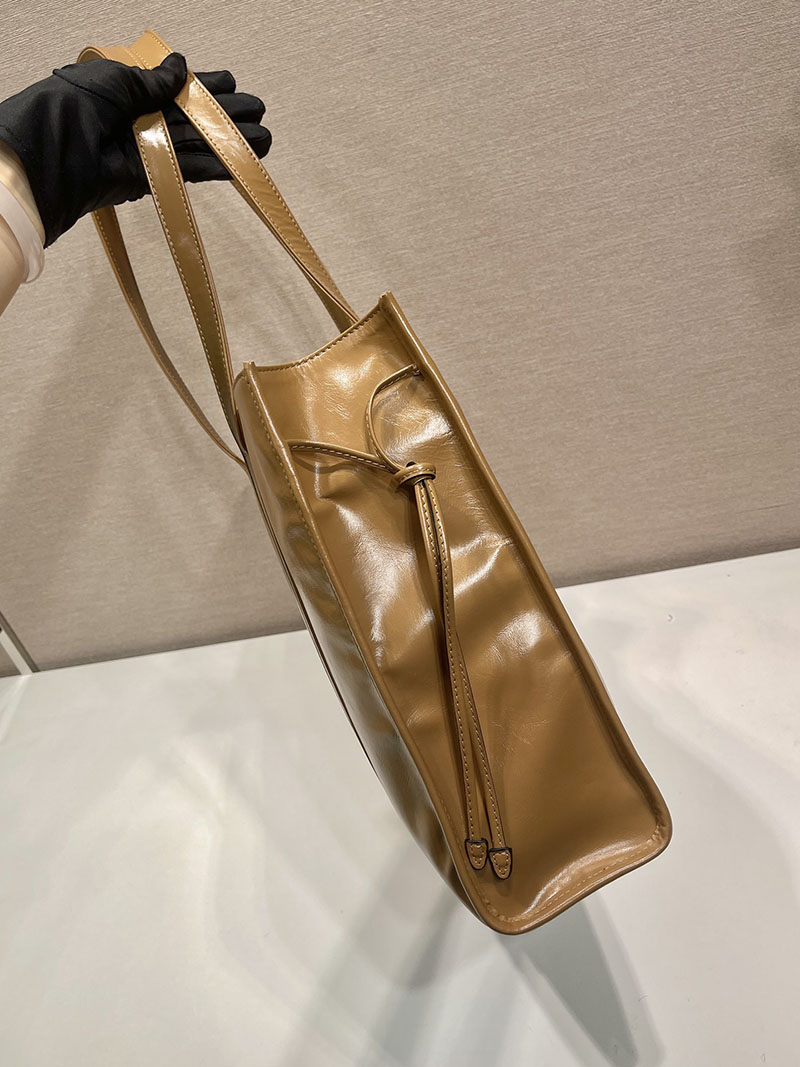プラダ アウトレット PRADA ラージ ソフトルックスレザー トートバッグ 1BG460_2CYR_F0LT6_V_OON カメオベージュ H品 プラダ トートバッグ アウトレット - 画像 (6)