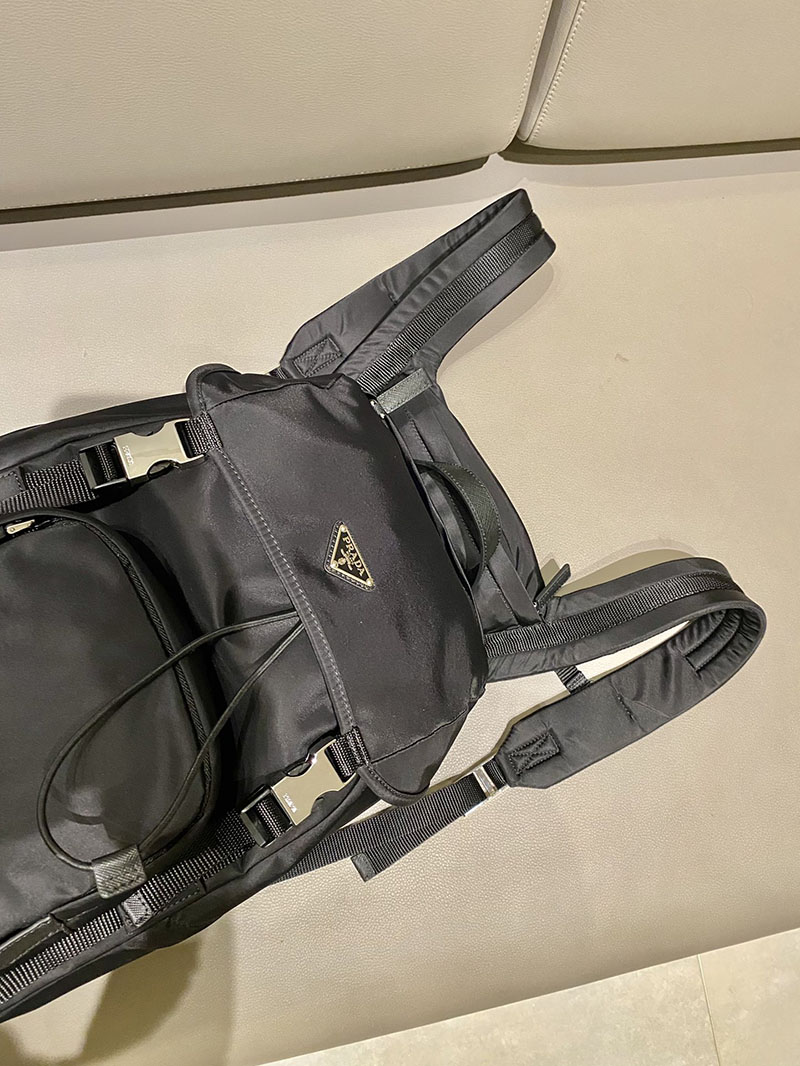 プラダ アウトレット PRADA Re-Nylon xサフィアーノレザー バックパック 2VZ135_2DMG_F0002_V_HOL ブラック H品 プラダ ナイロンリュック - 画像 (4)