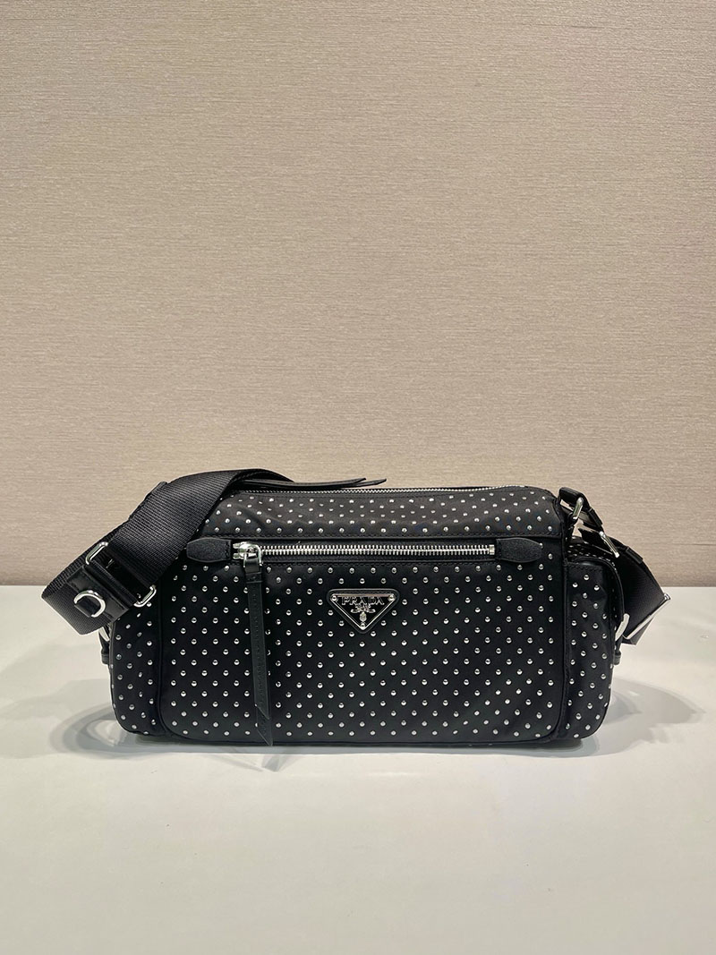 プラダ アウトレット PRADA サイドフラップポケット スタッズ付 Re-Nylon バッグ 1BC236_2HGV_F0002_V_OOO ブラック H品 プラダ ホーボーバッグ - 画像 (9)