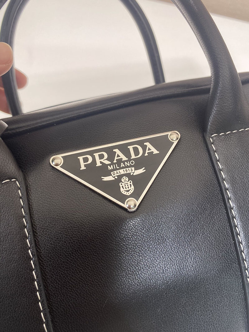 プラダ アウトレット PRADA Re-Nylon スモール トップハンドルバッグ 1BB098_RDLN_F0002 ブラック H品 プラダ ハンドバッグ レディース - 画像 (4)