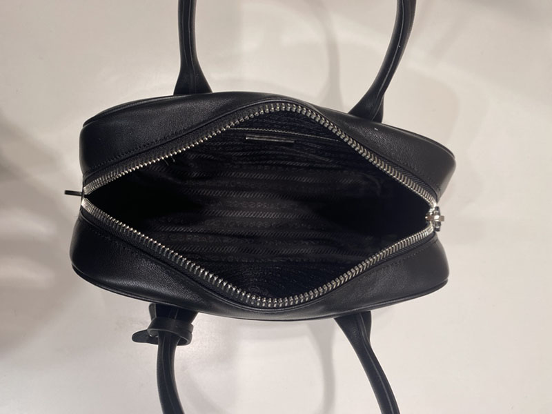 プラダ アウトレット PRADA Re-Nylon スモール トップハンドルバッグ 1BB098_RDLN_F0002 ブラック H品 プラダ ハンドバッグ レディース - 画像 (3)
