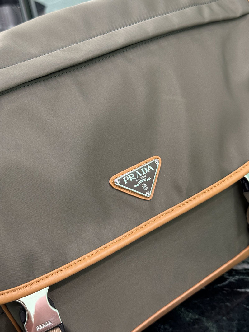 プラダ アウトレット PRADA ラージRe-Nylonレザーショルダーバッグ 2VD052_384_F041O_V_OBF カーキグリーン H品 プラダ ナイロンバッグ 人気 - 画像 (4)
