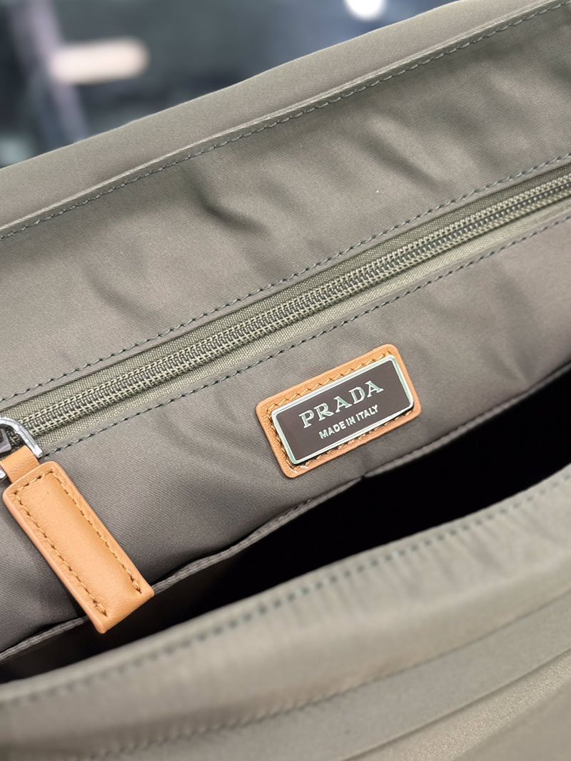 プラダ アウトレット PRADA ラージRe-Nylonレザーショルダーバッグ 2VD052_384_F041O_V_OBF カーキグリーン H品 プラダ ナイロンバッグ 人気 - 画像 (2)