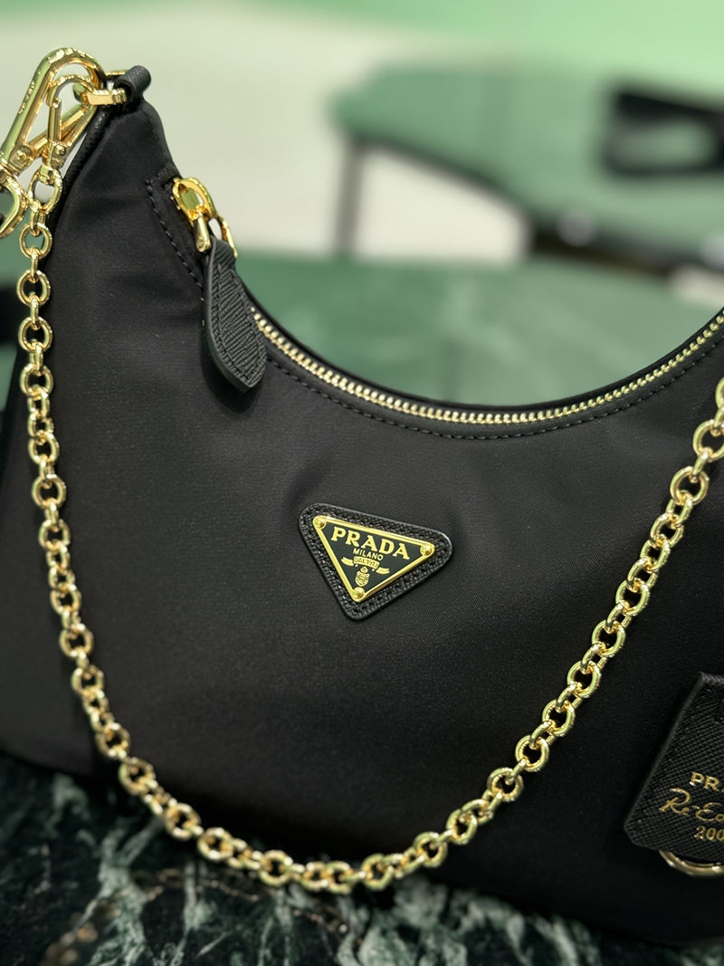 プラダ アウトレット PRADA Re-Edition 2005 Re-Nylon バッグ 1BH204_R064_F0632_V_V9L ブラック H品 プラダ ナイロンバッグ 人気 - 画像 (6)