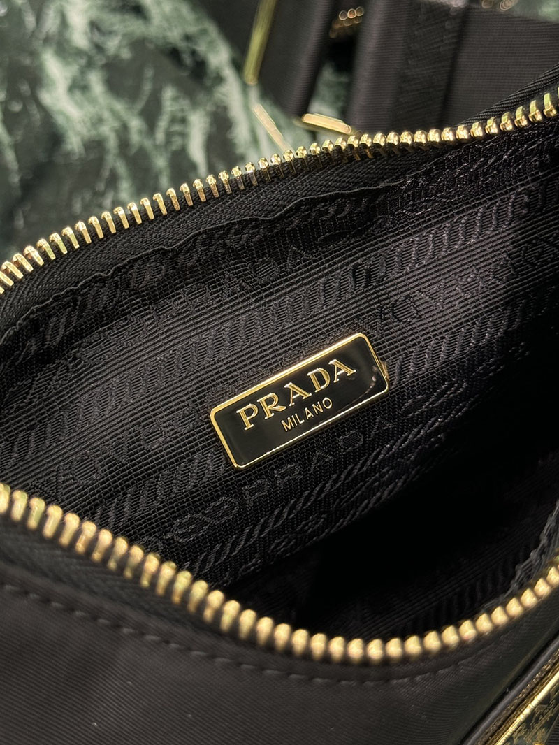 プラダ アウトレット PRADA Re-Edition 2005 Re-Nylon バッグ 1BH204_R064_F0632_V_V9L ブラック H品 プラダ ナイロンバッグ 人気 - 画像 (3)