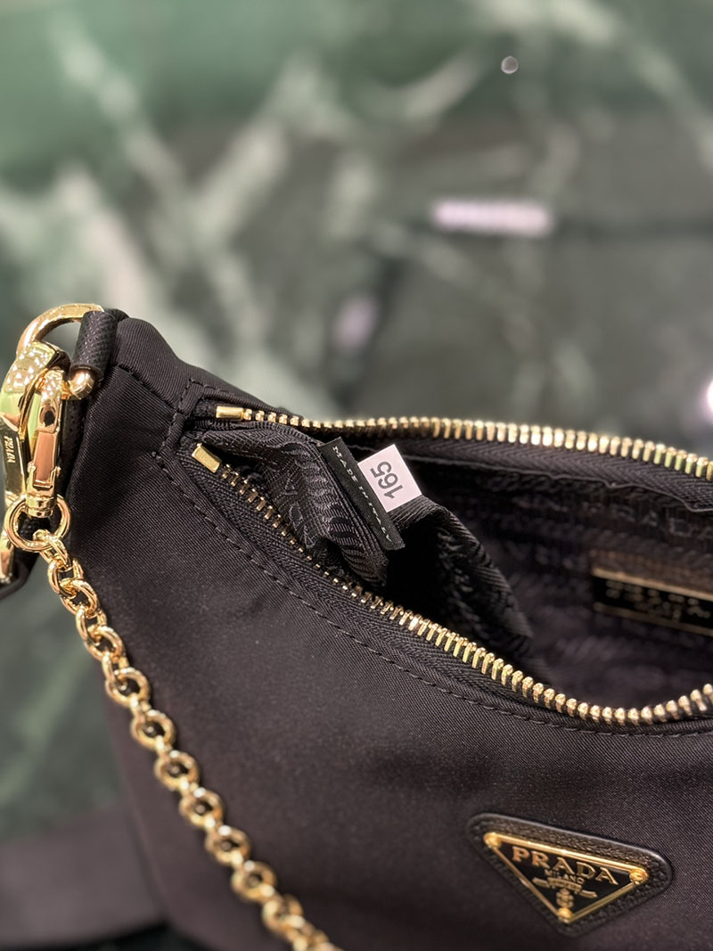 プラダ アウトレット PRADA Re-Edition 2005 Re-Nylon バッグ 1BH204_R064_F0632_V_V9L ブラック H品 プラダ ナイロンバッグ 人気 - 画像 (2)