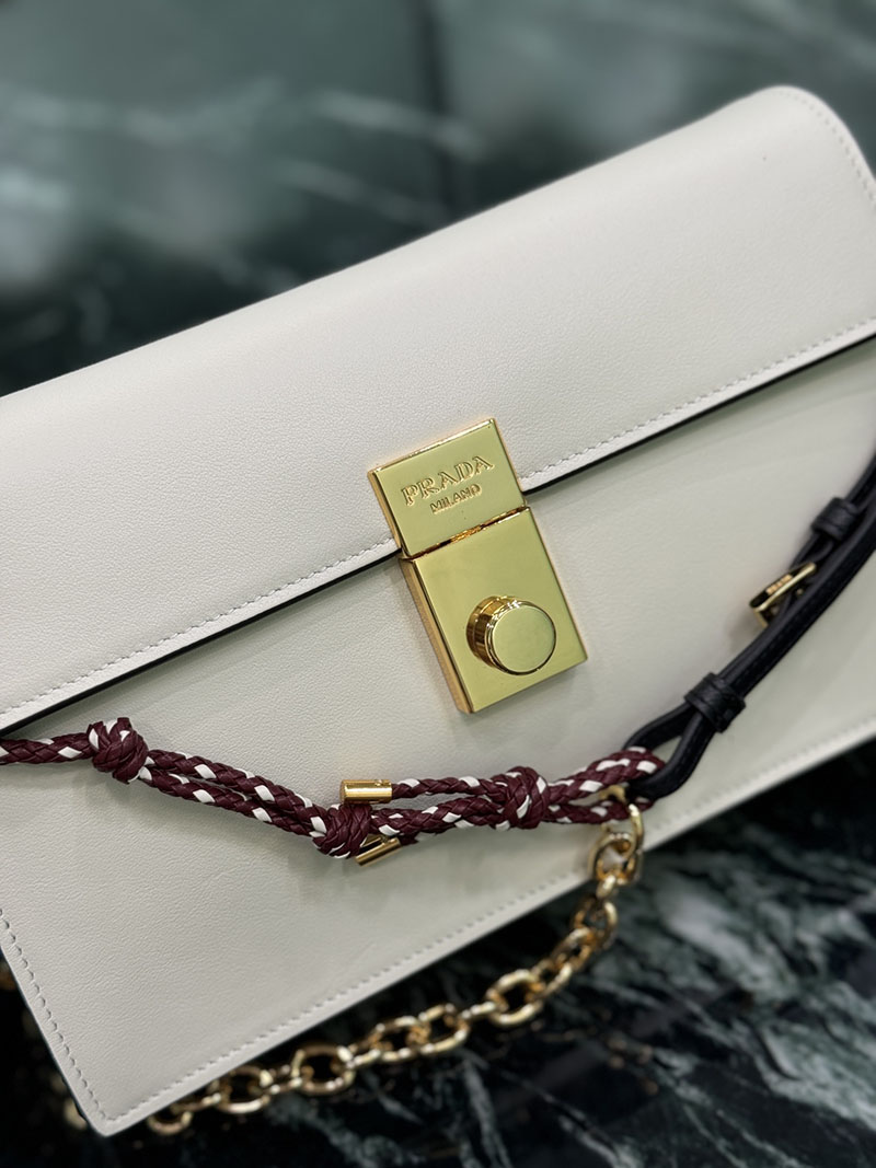 プラダ アウトレット PRADA チャーム付 プラダ ソフトサウンド スモール 1BD379_2C6A_F0PG7_V_OO6 ホワイト H品 プラダ ショルダーバッグ 人気 - 画像 (6)