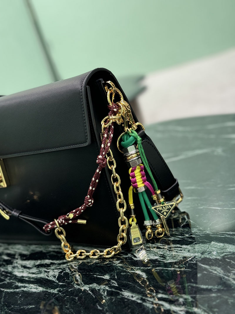 プラダ アウトレット PRADA チャーム付 プラダ ソフトサウンド ラージ 1BD378_2C6A_F0002_V_OO6 ブラック H品 プラダ ショルダーバッグ 人気 - 画像 (8)