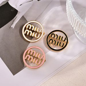 MIUMIU ブローチ