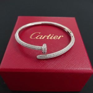 カルティエ ブレスレット 釘