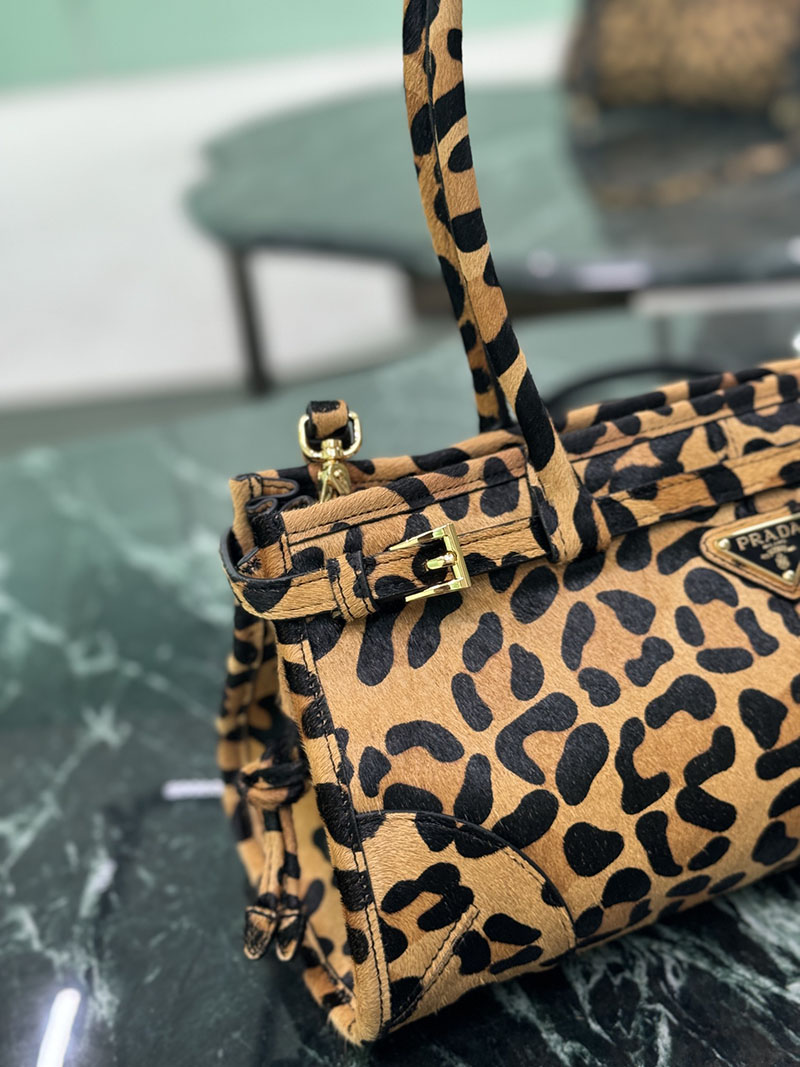 プラダ アウトレット PRADA ボニー ミディアム スエード ハンドバッグ 1BA426_2CYR_F0151_V_MOO ブラウン H品 プラダ 斜めがけバッグ レディース - 画像 (5)