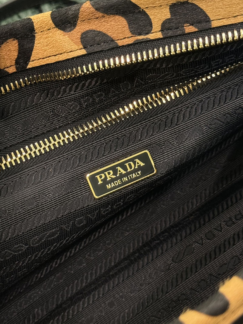 プラダ アウトレット PRADA ボニー ミディアム スエード ハンドバッグ 1BA426_2CYR_F0151_V_MOO ブラウン H品 プラダ 斜めがけバッグ レディース - 画像 (2)