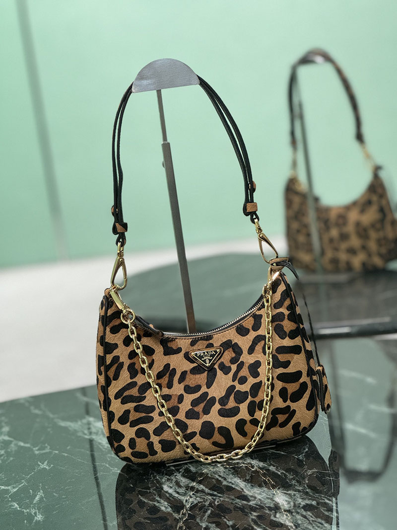プラダ アウトレット PRADA Re-Edition サフィアーノレザー ミニバッグ 1BC204_NZV_F0151_V_QOM ブラウン H品 プラダ 斜めがけバッグ レディース - 画像 (9)