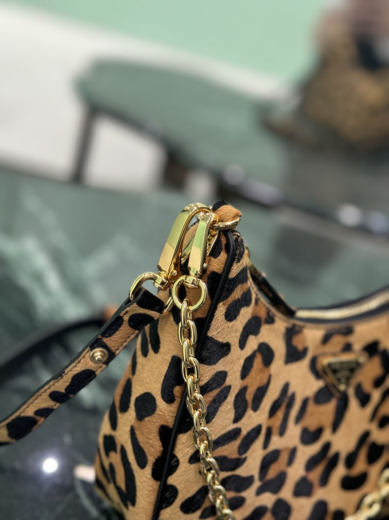 プラダ アウトレット PRADA Re-Edition サフィアーノレザー ミニバッグ 1BC204_NZV_F0151_V_QOM ブラウン H品 プラダ 斜めがけバッグ レディース - 画像 (5)