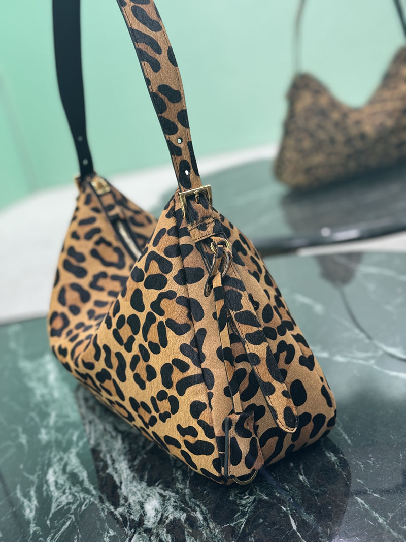 プラダ アウトレット PRADA エメ ラージ ソフトグレインレザー ショルダーバッグ 1BC228_2CYS_F0151_V_LVM ブラウン H品 プラダ 斜めがけバッグ レディース - 画像 (8)
