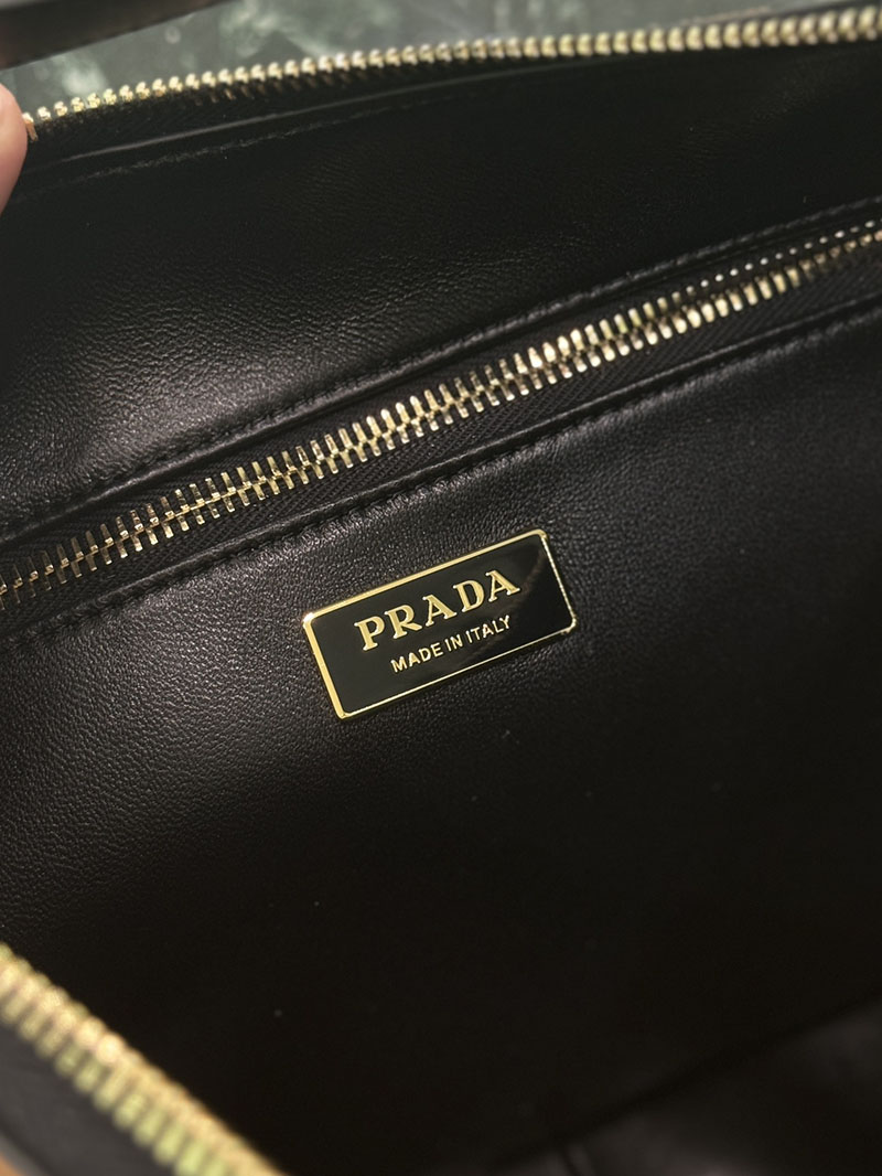 プラダ アウトレット PRADA エメ ラージ ソフトグレインレザー ショルダーバッグ 1BC228_2CYS_F0151_V_LVM ブラウン H品 プラダ 斜めがけバッグ レディース - 画像 (2)
