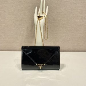 プラダ 斜めがけショルダーバッグ
