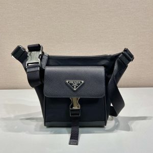 プラダ ショルダーバッグ メンズ