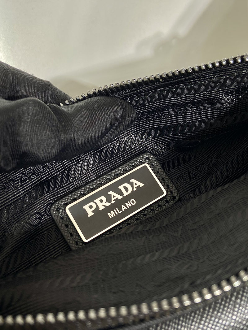 プラダ アウトレット PRADA Re-Nylon×サフィアーノレザー ショルダーバッグ 2VH160_2DMH_F0002_V_OOO ブラック H品 プラダ ショルダーバッグ メンズ - 画像 (2)