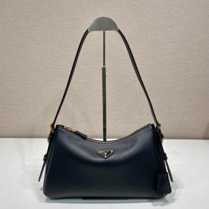 プラダ 斜めがけショルダーバッグ