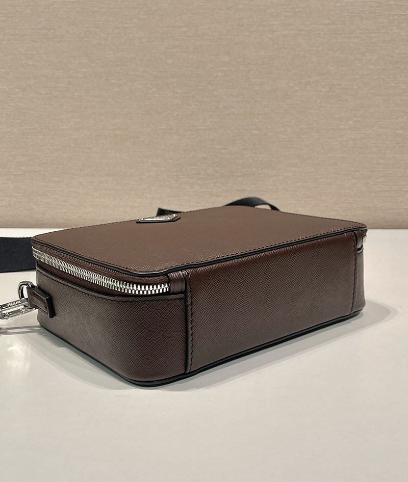 プラダ アウトレット PRADA ブリック サフィアーノレザーバッグ 2VH069_9Z2_F0201_V_YMI ダークブラウン H品 プラダ バッグ メンズ ビジネス - 画像 (4)