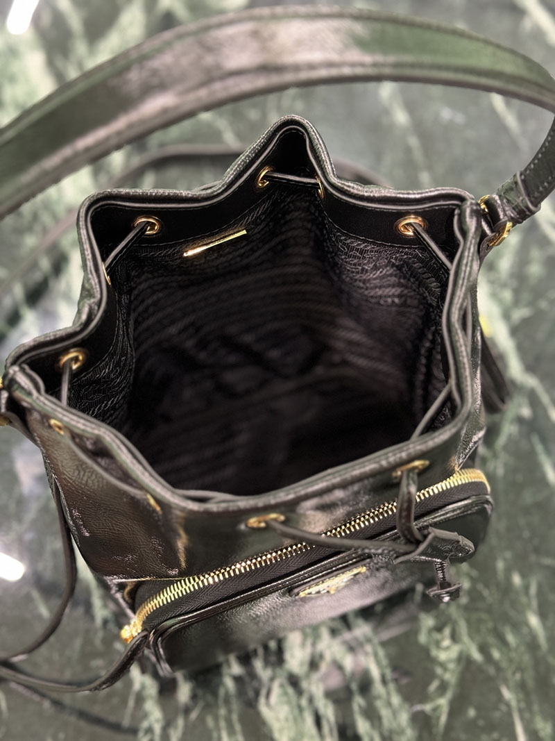 プラダ アウトレット PRADA デュエット Re-Nylon バケットバッグ 1BH038_RV44_F0002_V_UOO ブラック H品 プラダ ナイロンバッグ 人気 - 画像 (3)